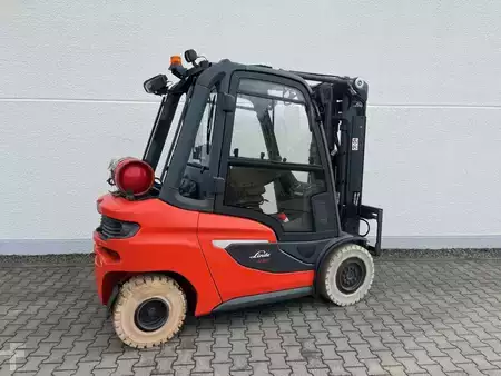 Carretilla elevadora GLP 2020  Linde H30T (2)