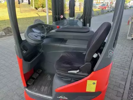 Schubmaststapler 2024  Linde R20 (3)