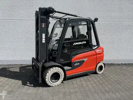 4-wiel elektrische heftrucks 2024  Linde E35L (1)
