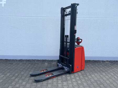 Stacker pedestre 2024  Linde L16 (2)