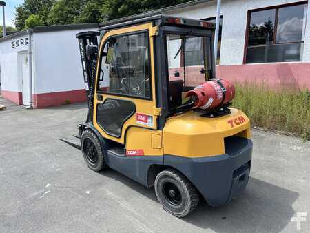 LPG Forklifts 2012  TCM FHG30T3 (2)