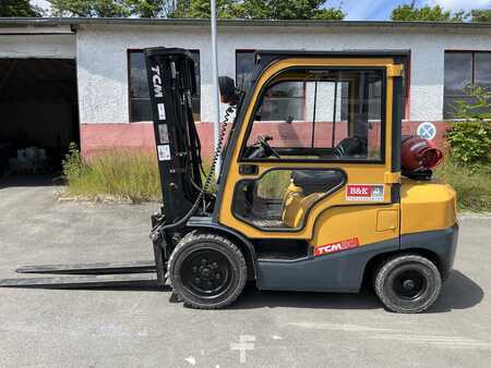 LPG Forklifts 2012  TCM FHG30T3 (3)