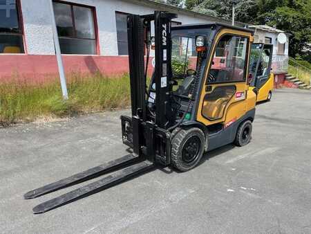 LPG Forklifts 2012  TCM FHG30T3 (1)