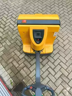 Electric Pallet Trucks 1999  Jungheinrich EJE20 (4)