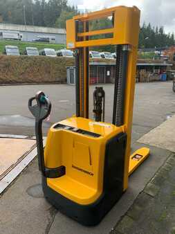 Hochhubwagen-Jungheinrich-EJC220 420DZ