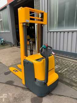 Gerbeurs 2015  Jungheinrich EJC220 420DZ (2)