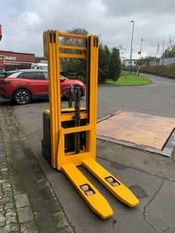 Gerbeurs 2015  Jungheinrich EJC220 420DZ (4)