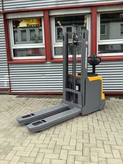 Hochhubwagen-Jungheinrich-EJD220 256ZT Batterie neu