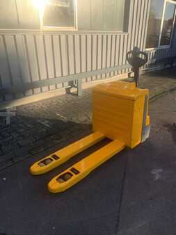 Niederhubwagen-Jungheinrich-EJE235