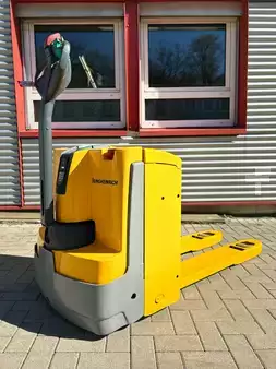 Nízkozdvižný vozík 2017  Jungheinrich EJE120 (1)