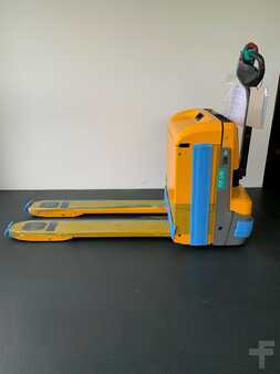 Nízkozdvižný vozík 2021  Jungheinrich EJE120 (2)