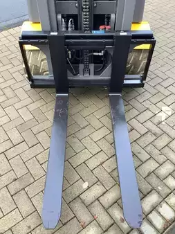 Elektromos 4 kerekű 2018  Jungheinrich EFGS30s 310ZZ (4)