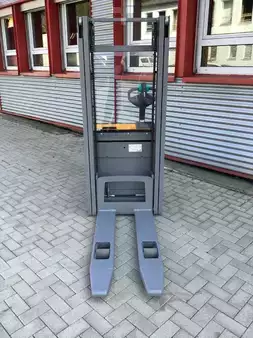 Hochhubwagen 2020  Jungheinrich EJC214 290ZT (3)