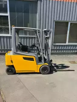 Sähkö - 4 pyör 2018  Jungheinrich EFG316 300ZT (2)
