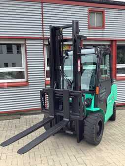 Dieseltruck 2011  [div] FD35N (2)