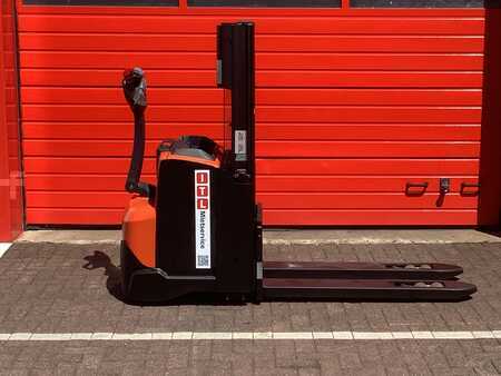 Ruční vysokozdvižný vozík 2019  BT SWE200D (2)