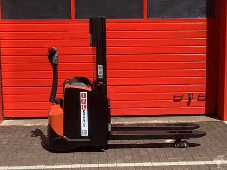 Ruční vysokozdvižný vozík 2019 BT SWE200D (3)