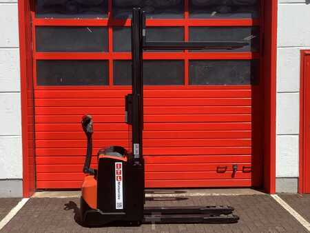 Ruční vysokozdvižný vozík 2019  BT SWE200D (4)