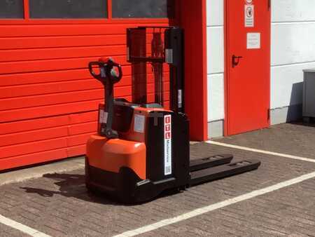 Ruční vysokozdvižný vozík 2019  BT SWE200D (5)