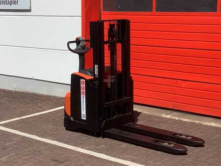 Ruční vysokozdvižný vozík 2019  BT SWE200D (6)