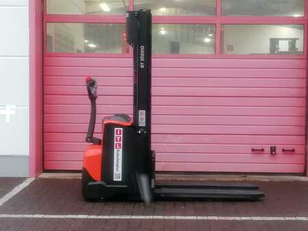 Hochhubwagen  Toyota SWE120 (1)
