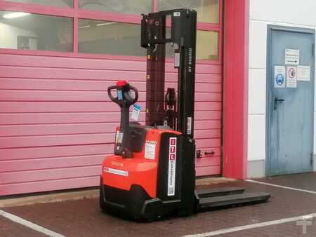Hochhubwagen  Toyota SWE120 (5)
