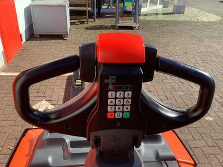 Wózki niskiego podnoszenia 2020  BT LPE250 (8)