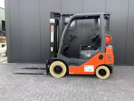 Treibgasstapler  Toyota 02-8FGF18 (1)