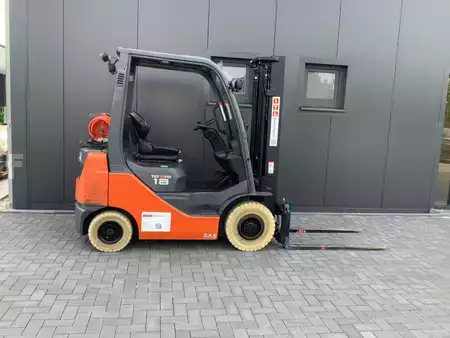 Treibgasstapler  Toyota 02-8FGF18 (8)