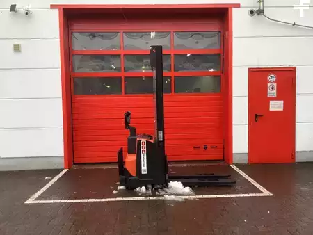 Ruční vysokozdvižný vozík 2015  Toyota SWE120 (2)