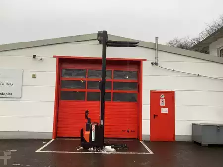 Ruční vysokozdvižný vozík 2015  Toyota SWE120 (3)