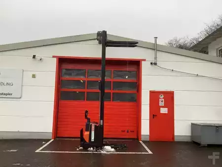 Hochhubwagen 2015 Toyota SWE120 (3)