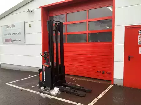 Hochhubwagen 2015 Toyota SWE120 (4)