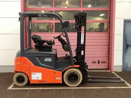 Elektro 4 Rad 2014  Toyota 8FBMKT25 (1)