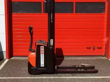 Stacker pedestre 2022  Toyota SWE120L (2)