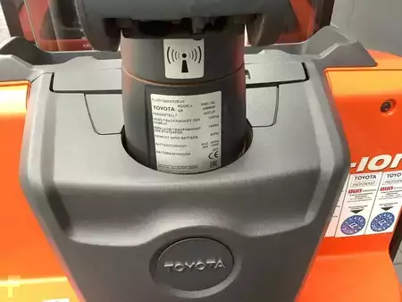Wózek wysokiego podnoszenia 2022  Toyota SWE120L (10)