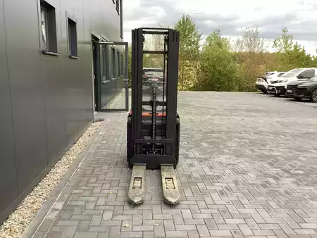Wózek wysokiego podnoszenia 2022  Toyota SWE120L (6)