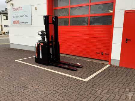 Pallet Stackers 2018  Toyota SPE120 (5)
