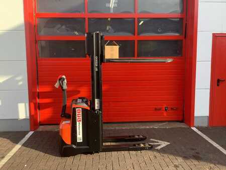 Pallet Stackers 2023  Toyota SWE120L (2)