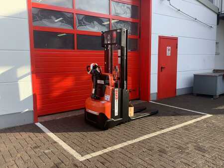 Pallet Stackers 2023  Toyota SWE120L (5)
