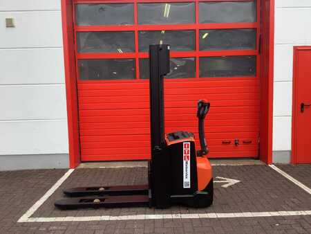 Pallet Stackers 2018  Toyota SWE120 (9) 