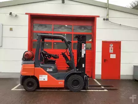 Treibgasstapler 2023 Toyota 02-8FGF25 (1)