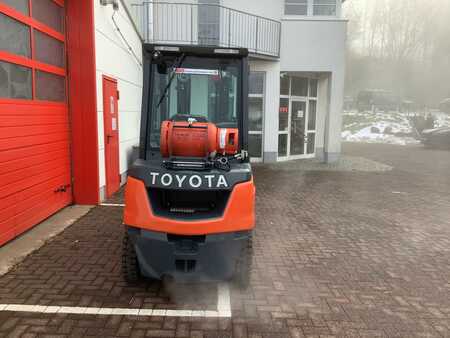 LPG Forklifts 2023  Toyota 02-8FGF25 (8) 
