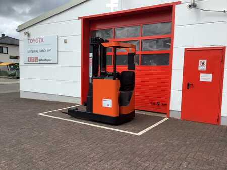 Reach Truck 2016  Toyota RRE140M (6)