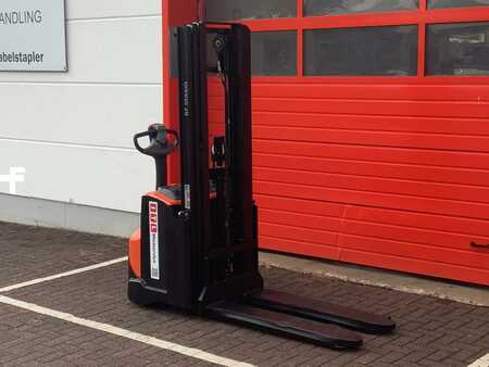 Stacker pedestre 2024  Toyota SWE120L (5)