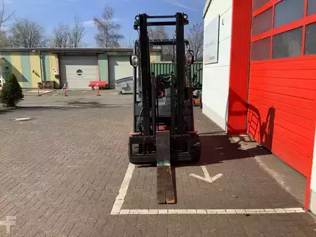 Eléctrico - 4 rodas 2017  Toyota 8FBE20T-Export (2)