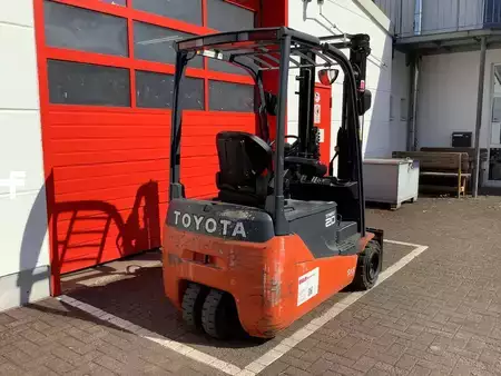 Eléctrico - 4 rodas 2017  Toyota 8FBE20T-Export (6)