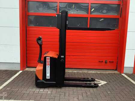 Stapelaars 2018  Toyota SWE120L (3)
