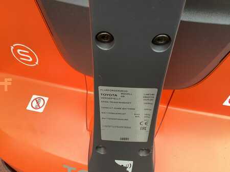 Transpallet elettrici 2023  Toyota LWE140 (10)