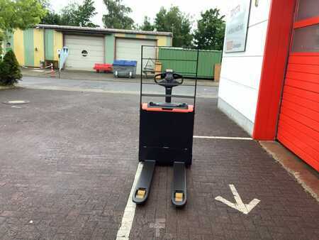 Transpallet elettrici 2023  Toyota LWE140 (5)